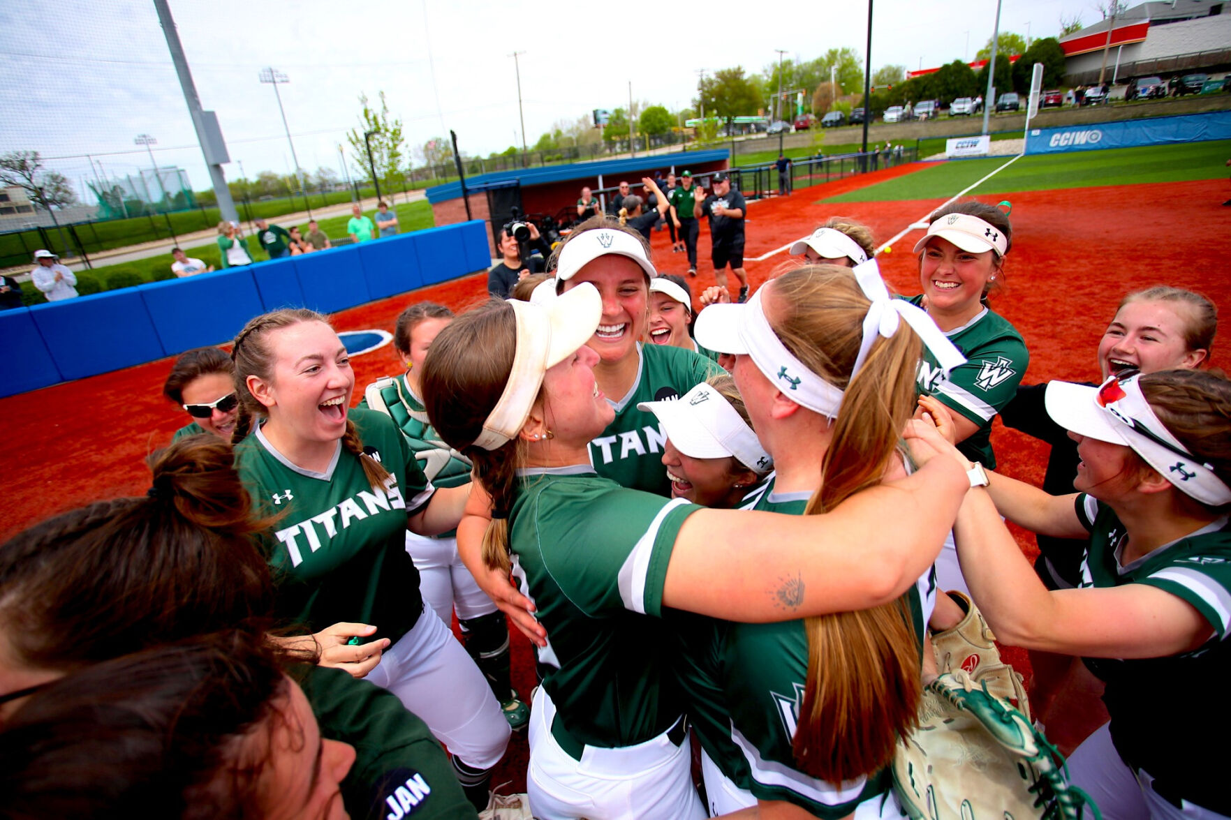 Illinois Wesleyan Softball